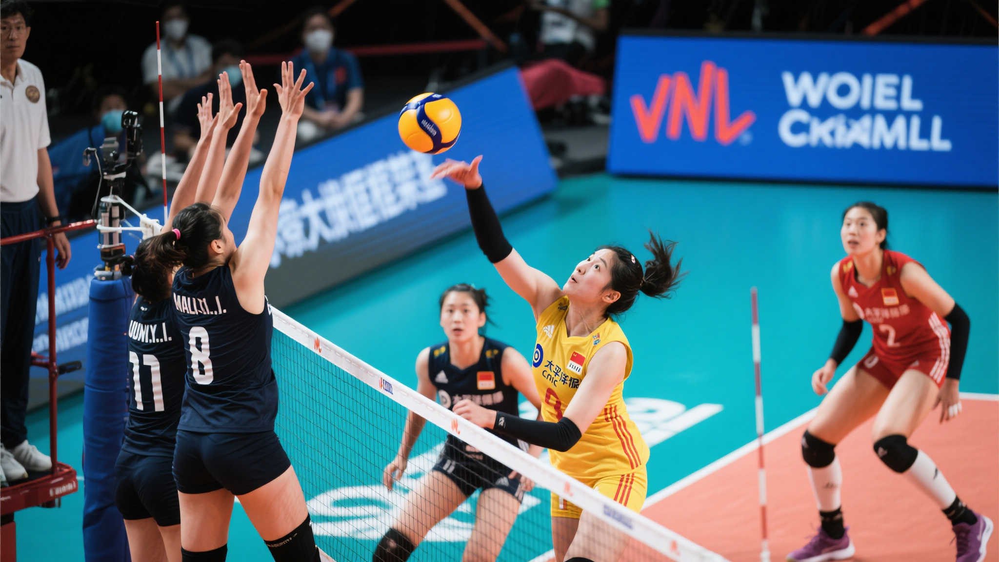 女排惜败意大利0-3！董禹含唐欣表现抢眼，庄宇珊王媛媛状态低迷，防吊球成关键短板